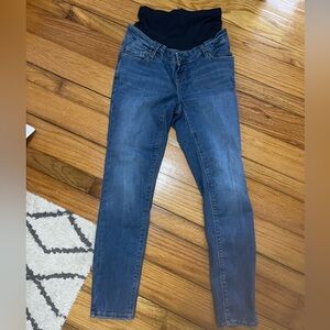Old Navy Maternity Skinny Jeans. Size Medium fits sizes 8-12